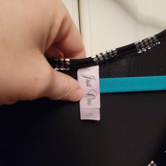 💖2 for $30!💖  Just One Silver and Black Cowl Neck Tank Top - Picture 5 of 6